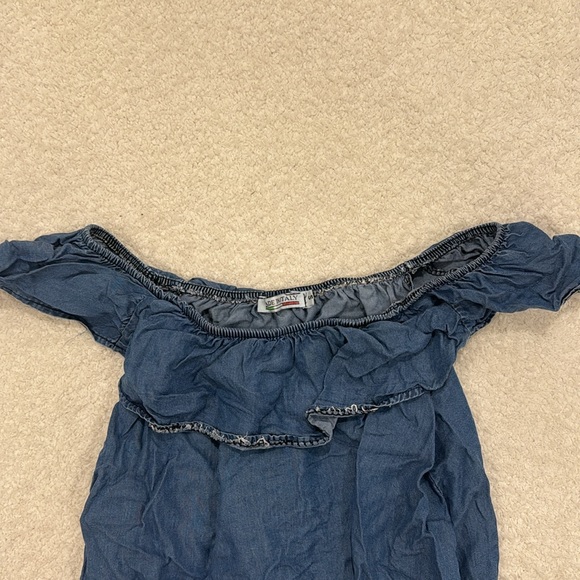 FOREVER 21 - Denim-like Off-the-shoulder Shirt (size small) - Picture 4 of 10